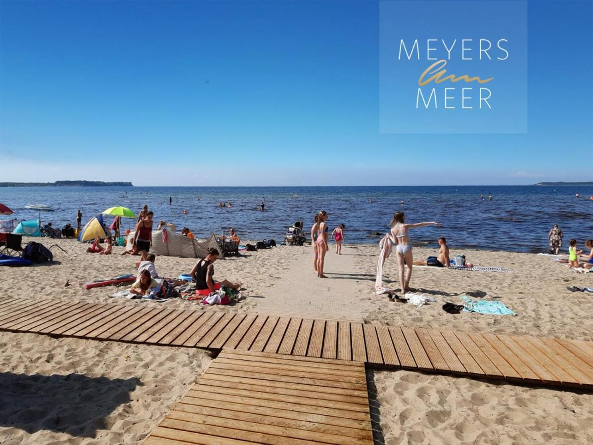 Schwarzes Holzferienhaus Mit Sauna -- Gartenglueck -- An Der Ostsee, Zierow Bei Wismar, Strand 500M, 2 Schlafzimmer Villa Buitenkant foto