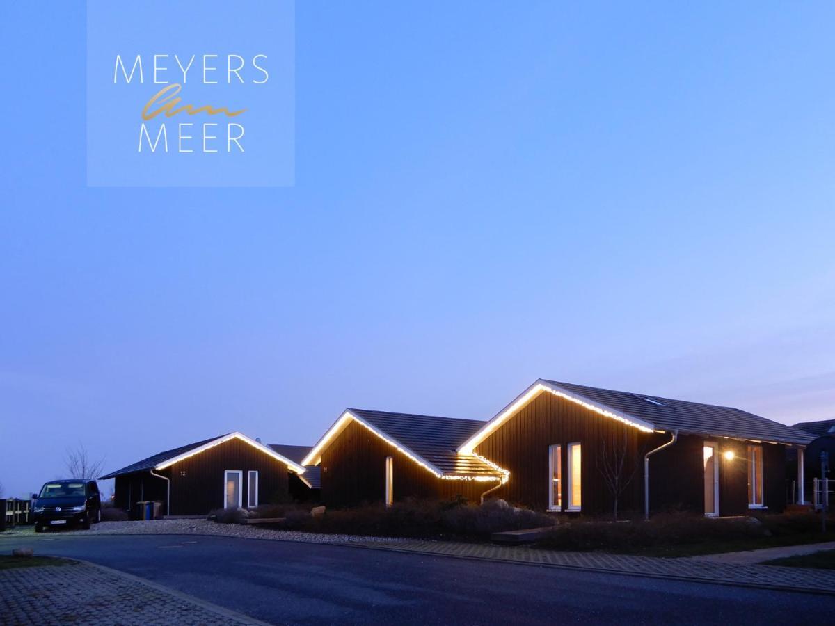 Schwarzes Holzferienhaus Mit Sauna -- Gartenglueck -- An Der Ostsee, Zierow Bei Wismar, Strand 500M, 2 Schlafzimmer Villa Buitenkant foto