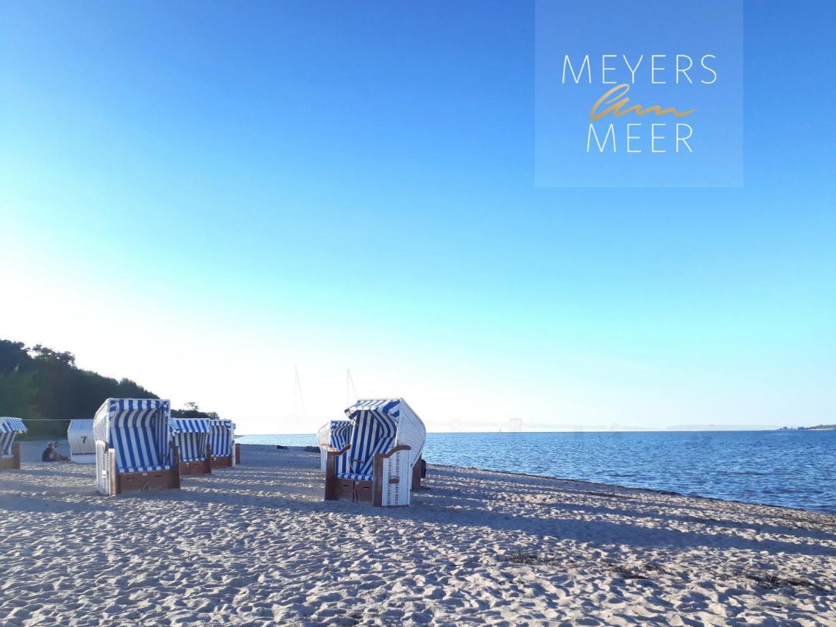 Schwarzes Holzferienhaus Mit Sauna -- Gartenglueck -- An Der Ostsee, Zierow Bei Wismar, Strand 500M, 2 Schlafzimmer Villa Buitenkant foto