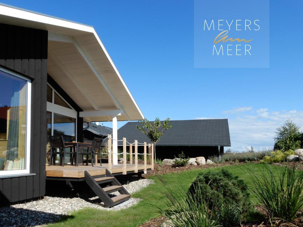 Schwarzes Holzferienhaus Mit Sauna -- Gartenglueck -- An Der Ostsee, Zierow Bei Wismar, Strand 500M, 2 Schlafzimmer Villa Buitenkant foto