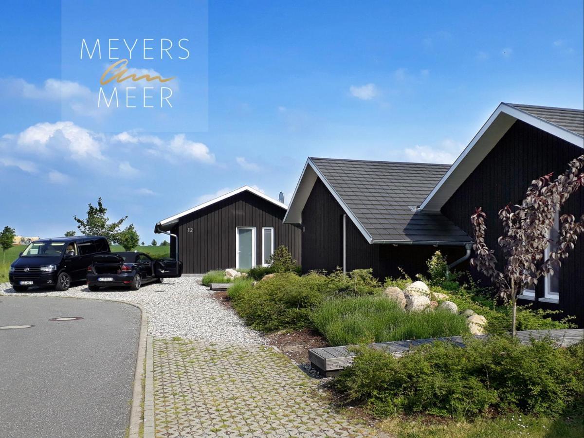 Schwarzes Holzferienhaus Mit Sauna -- Gartenglueck -- An Der Ostsee, Zierow Bei Wismar, Strand 500M, 2 Schlafzimmer Villa Buitenkant foto